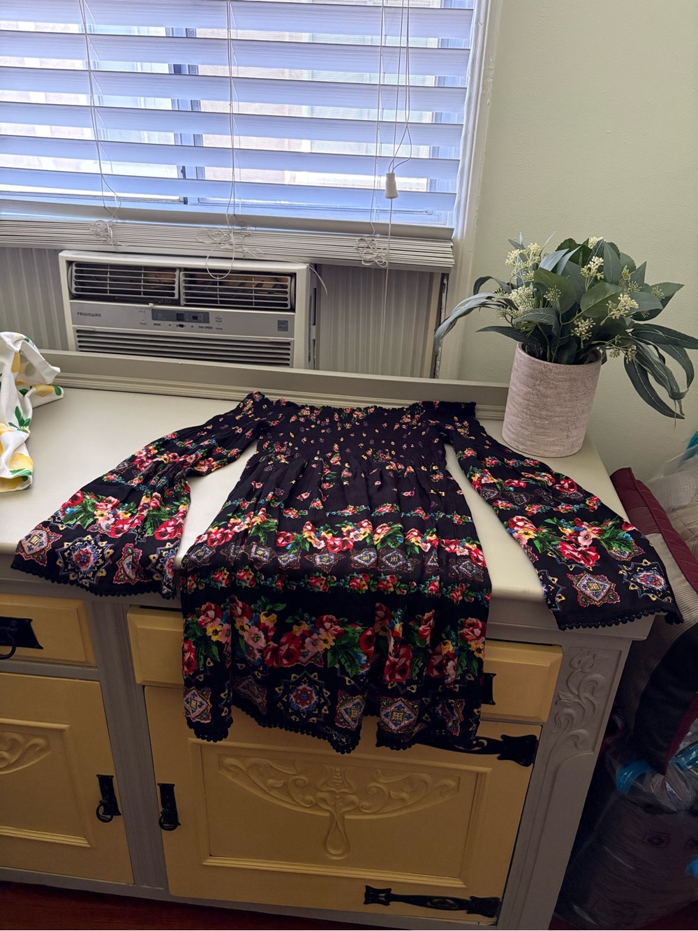 Women’s Black Floral Off-Shoulder Bell Sleeve Top